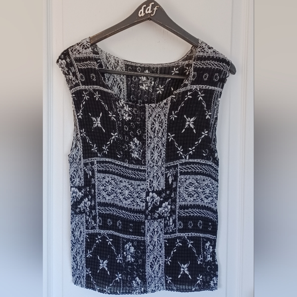 NOTATIONS CLOTHING CO. WOMEN'S BLOUSE 100% POLYESTER CRINKLY/STRETCHY MEDIUM
